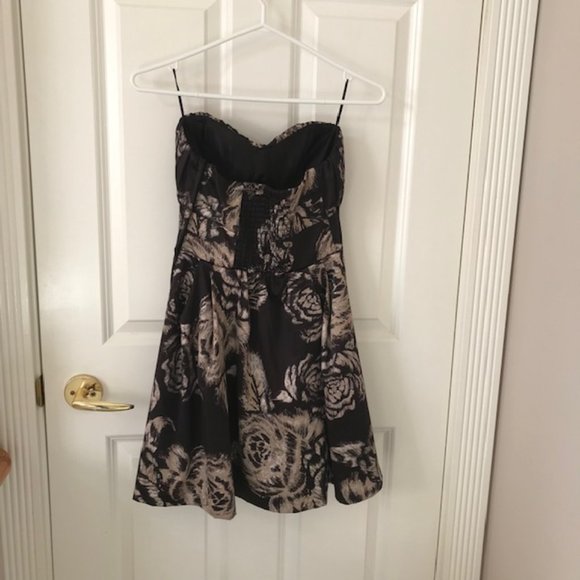 Petite Guess Dress - Picture 2 of 6